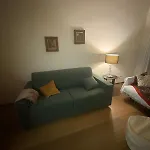 Bellissimo A Pochi Passi Dalla Metro Daire *